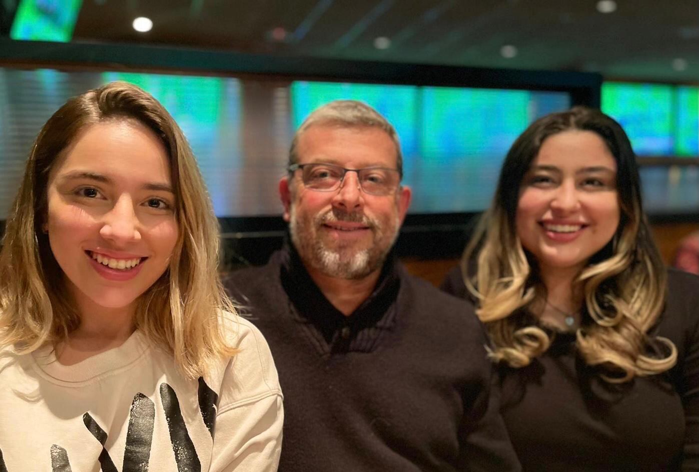 Don Jorge “Coco” Garro, asegura que por donde él vive el huracán Milton solo pasará en categoría 2 y por eso no evacua.