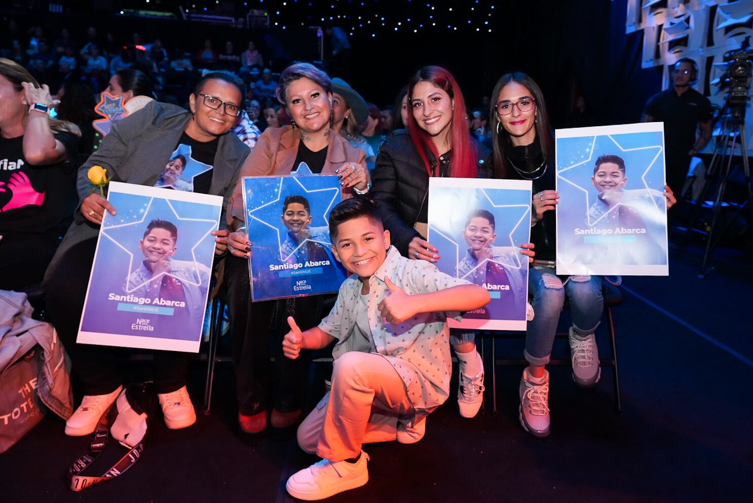 La barra del niño Santiago Abarca en Nace una estrella.