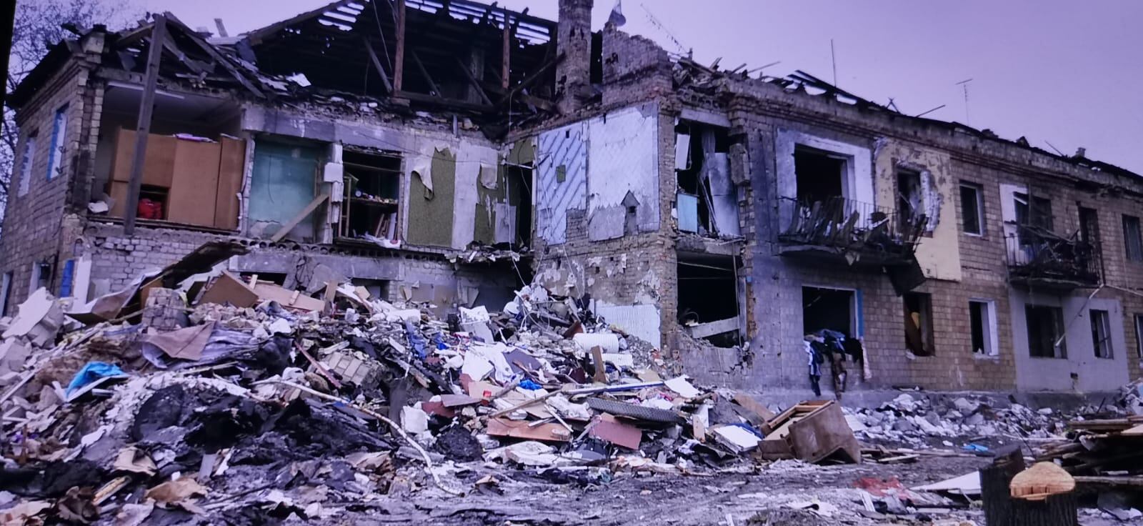 El periodista tico-colombiano, Héctor Guzmán, regresó a Costa Rica hace una semana tras haber estado 100 días en zona de guerra porque se fue a Europa a cubrir la invasión de Rusia a Ucrania.