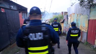 Policía fue detenido como sospechoso de participar en homicidio