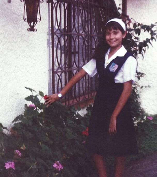 Ginnés Rodríguez, presentadora de Las Historias, y su historia sobre la escoliosis que sufre desde los 15 años.