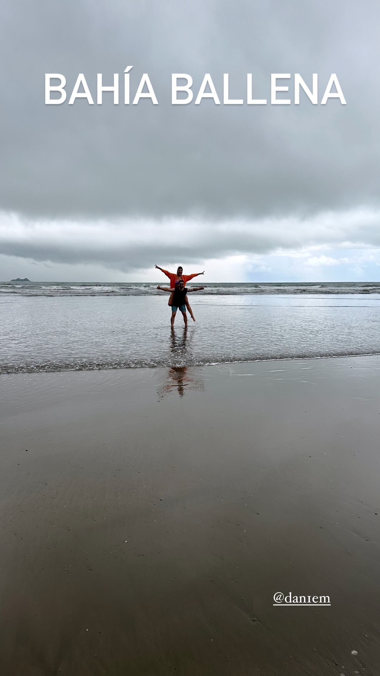 Bahía Ballena fue el lugar escogido por Sharon Segura y Daniem.
