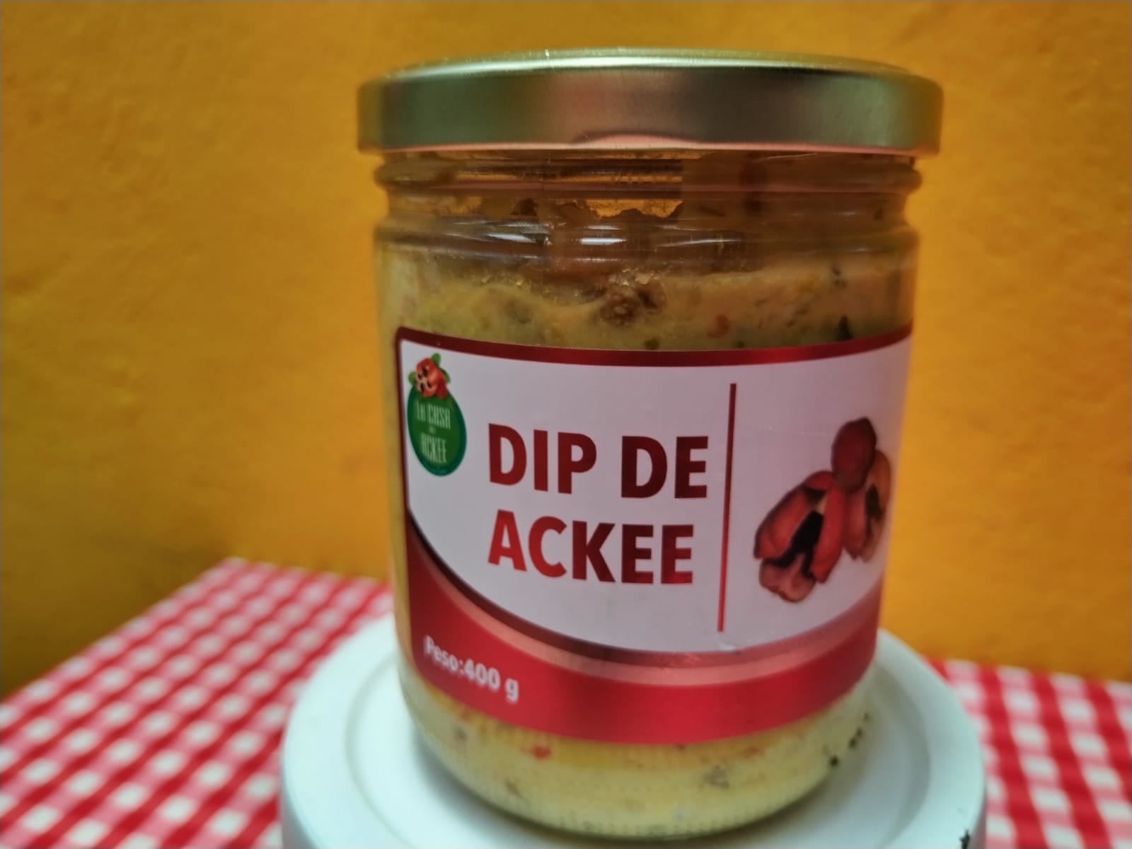 Ackee, la fruta nacional de Jamaica, es la que desde hace cinco años usa una familia limonense como base de un emprendimiento que avanza positivamente.