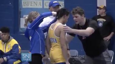 Obligaron a luchador a cortarse el cabello para que pudiera competir