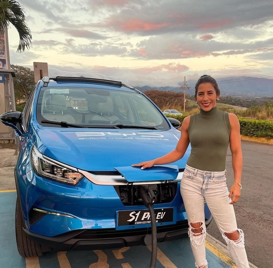 Yokasta Valle, boxeadora que estuvo de vacaciones en Guanacaste. Instagram.