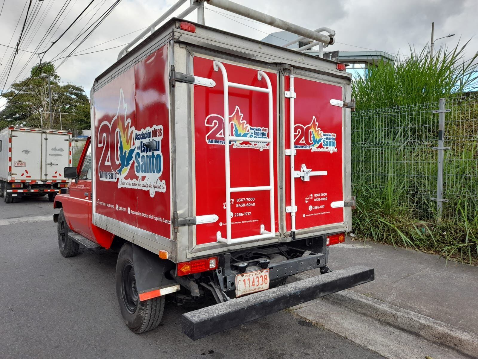 Delincuentes roban camión de Obras del Espíritu Santo en Alajuela. Foto Obras del Espíritu Santo