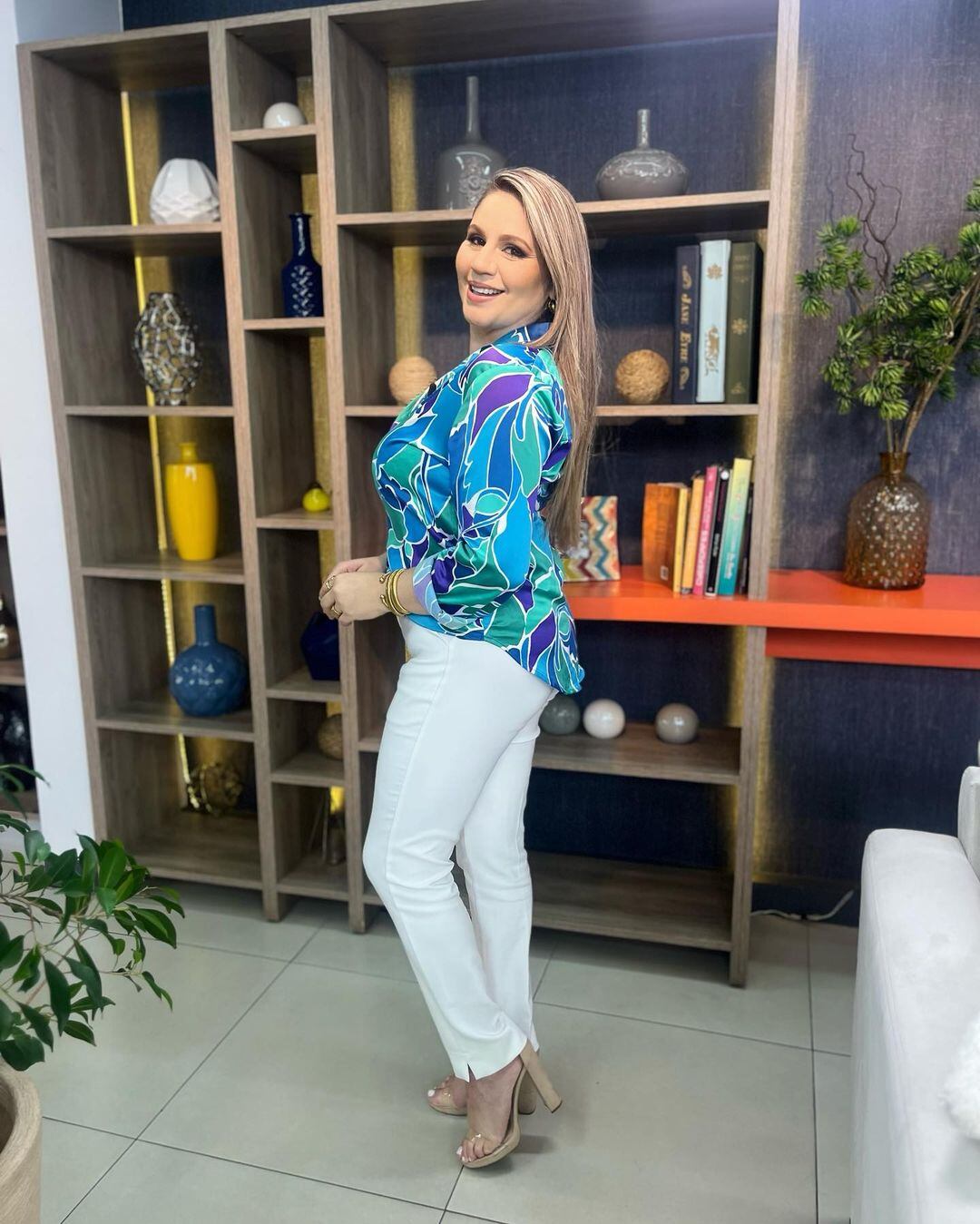 Katherine Ortega, periodista de Buen día de canal 7