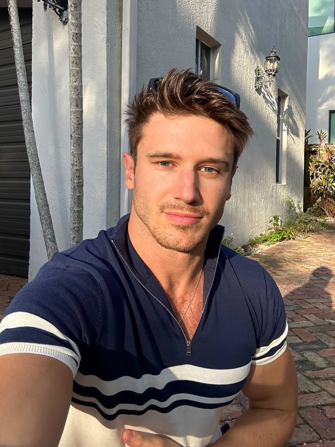 Sam Cushing aseguró que quiere mudarse a Costa Rica tras visitar Tamarindo.