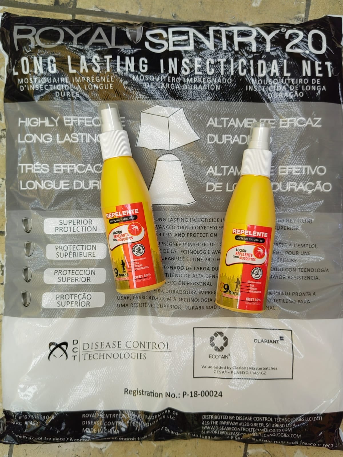 La CCSS está repartiendo a las embarazadas un kit que incluye un toldo, repelente antimosquitos, condones de hombre y de mujer, buscando evitar que se contagien de zika, debido a una picada del mosquito Aedes aegypti, algo que podría provocarle microcefalia al bebé