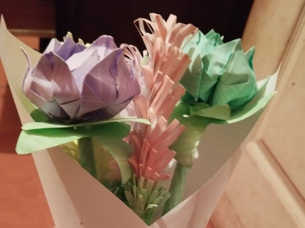 Hacer manualidades con papel no es tan sencillo como parece. Foto: Cortesía Glenda Quesada.