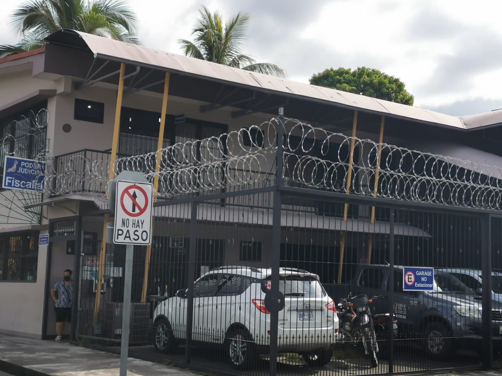 Dos turistas extranjeras denunciaron ser violadas por cinco hombres en barra de Parisimina, en Siquirres. Foto Reyner Montero.