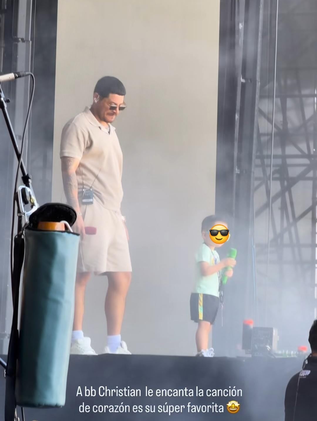 Grupo Firme mantiene un ambiente familiar detrás del escenario.