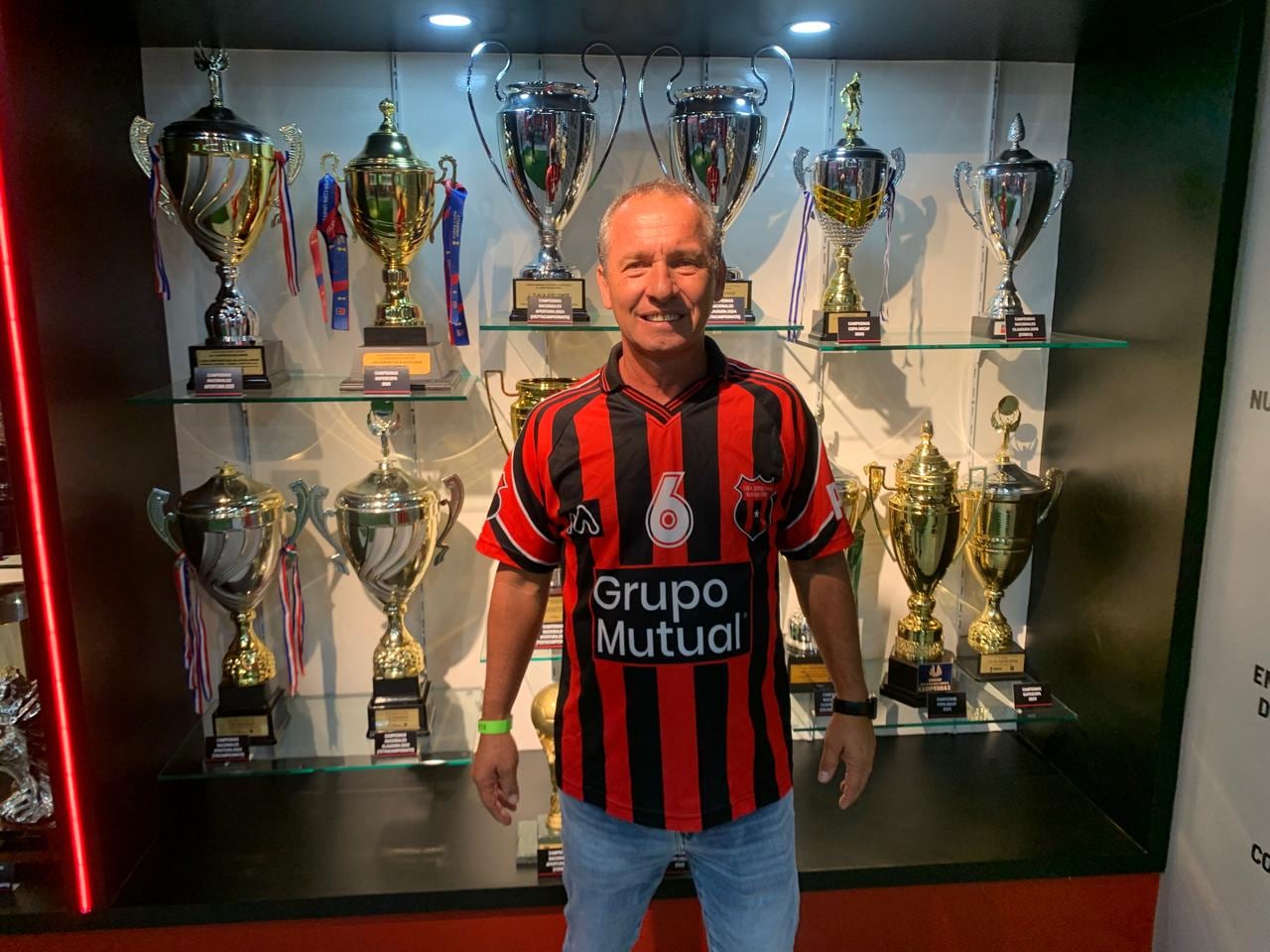 Wílmer López suma decenas de títulos en Alajuelense.