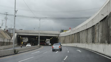 Circunvalación Norte presenta grietas, falta de protección anticorrosiva y acumulación de agua, según Lanamme