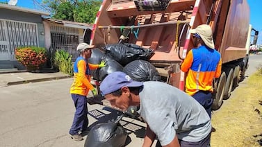 Campeón e ídolo de su equipo trabaja ahora como recolector de basura