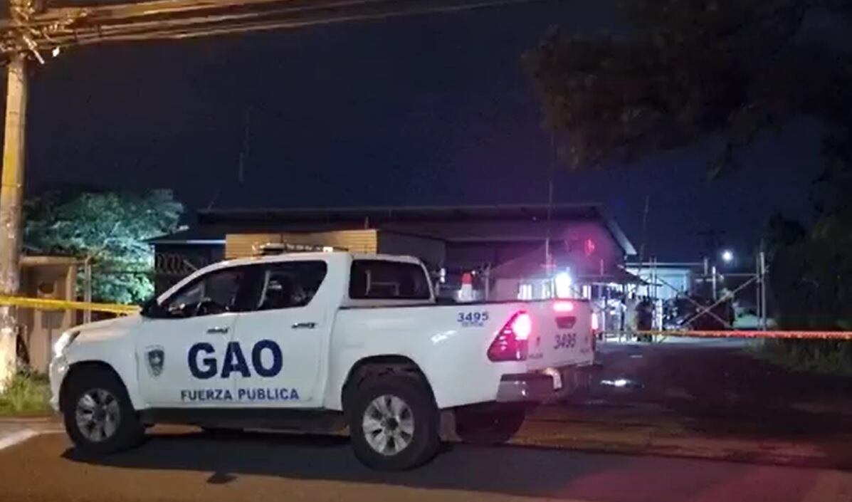 Homicidio en La Plywood de Alajuela. Foto Francisco Barrantes.