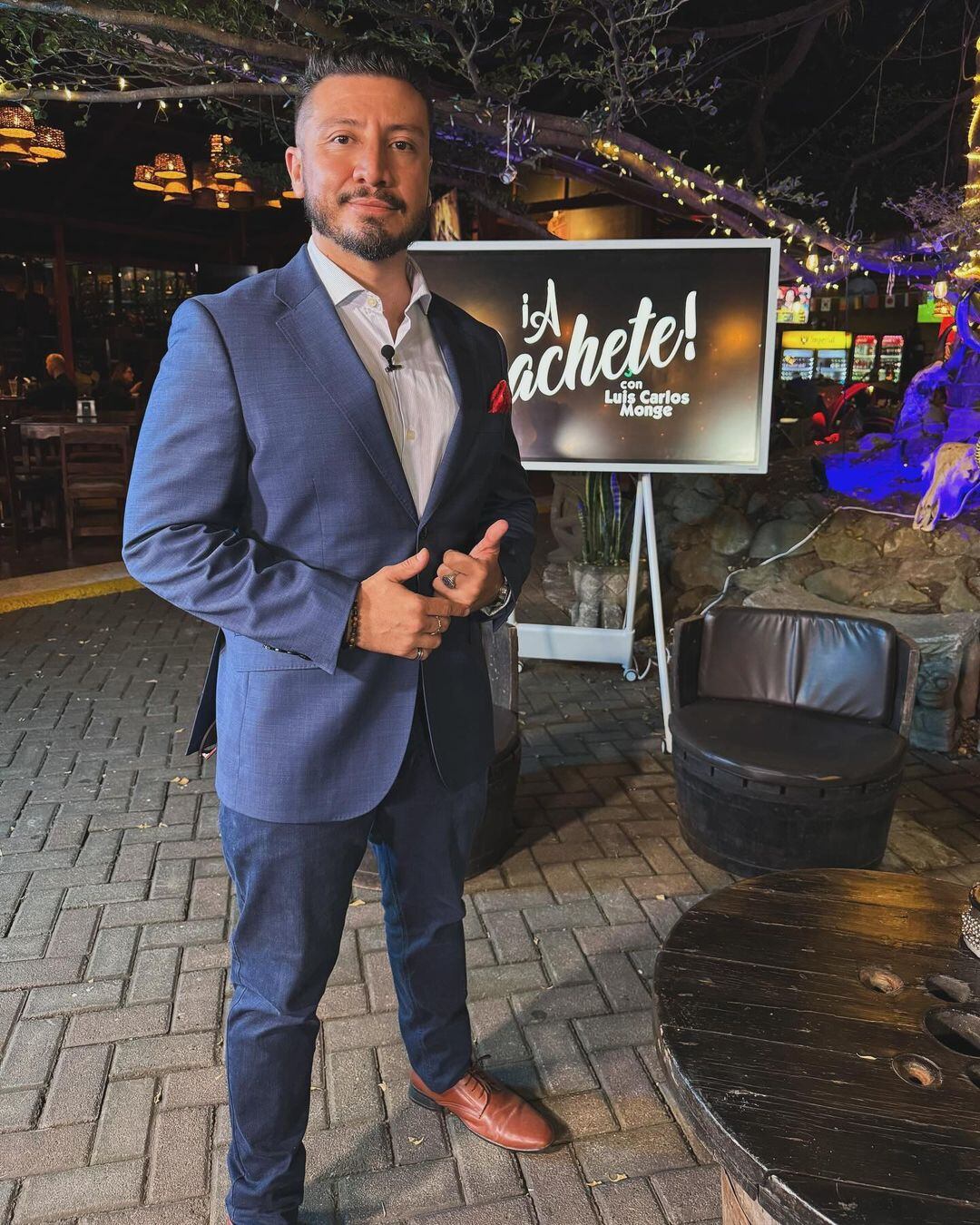 Luis Carlos Monge y su novia Mitzi Solís