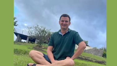 Colegio despide con dolor a profesor fallecido en trágico accidente en Liberia