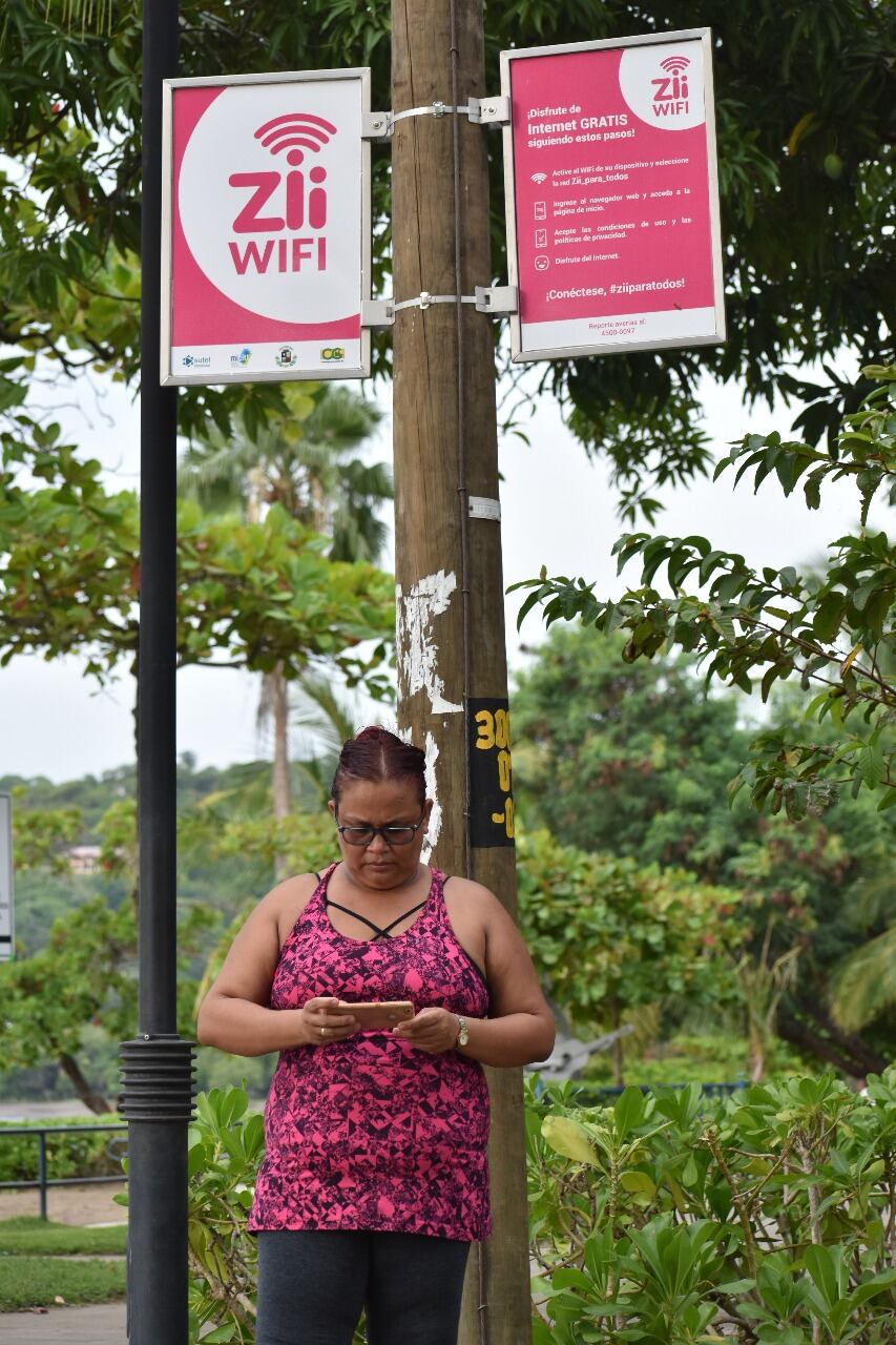 Parques públicos, bibliotecas y centros cívicos de Guanacaste ya tienen Internet Gratis
