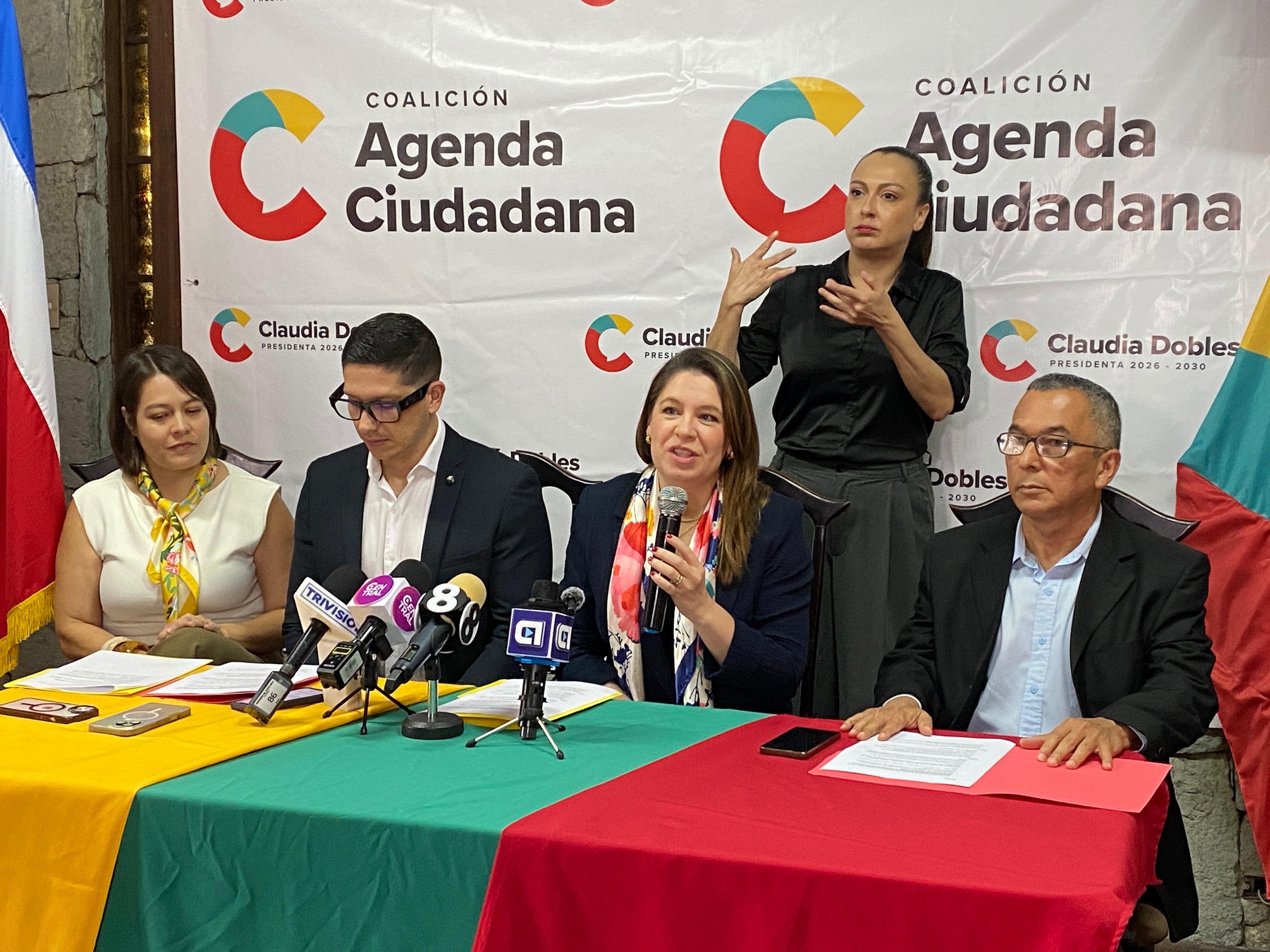 Claudia Dobles, candidata presidencial de la Coalición Agenda Ciudadana, anunció que la agrupación recibió el aval del TSE para competir en las elecciones de 2026.