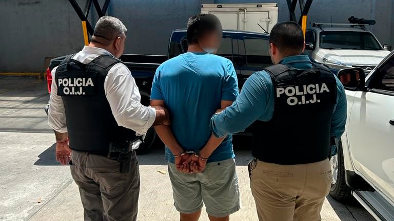 Un doctor de apellidos Carmona Jaén, de 46 años está en manos de las autoridades judiciales por ser el principal sospechoso del femicidio de su pareja, una mujer de 41 años. Foto: OIJ