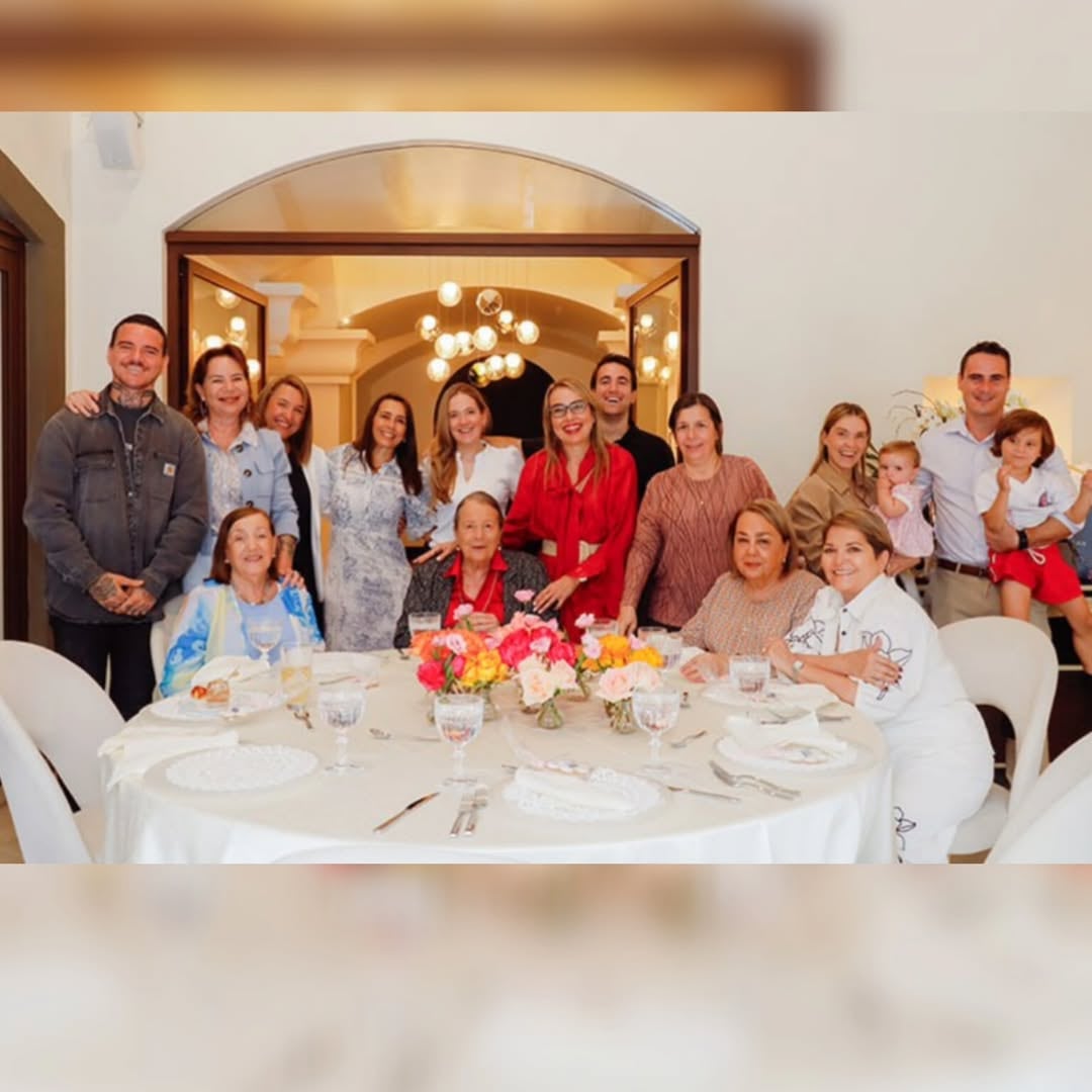 Doña Olga Cozza de Picado cumplió el pasado 1 de febrero 88 años y los celebró en una actividad muy especial rodeada de su familia y con un hermoso y simpático queque.