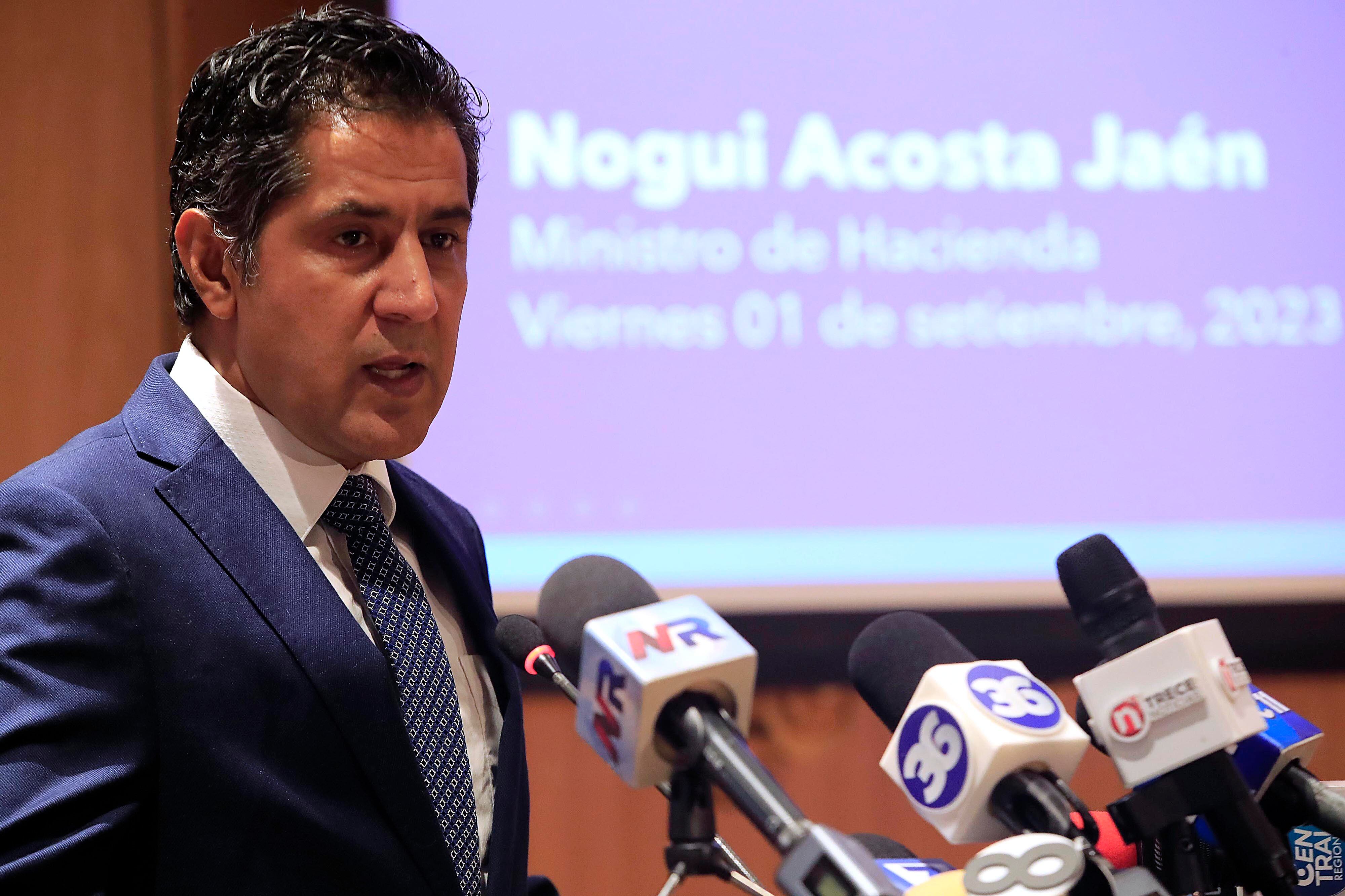 01/09/2023     Asamblea Legislativa. El ministro de Hacienda, Nogui Acosta, presentó el Proyecto de Ley Presupuesto Nacional 2024 al presidente de la Asamblea Legislativa, Rodrigo Arias, y a la presidenta de la Comisión de Hacendarios, Paulina Ramírez.