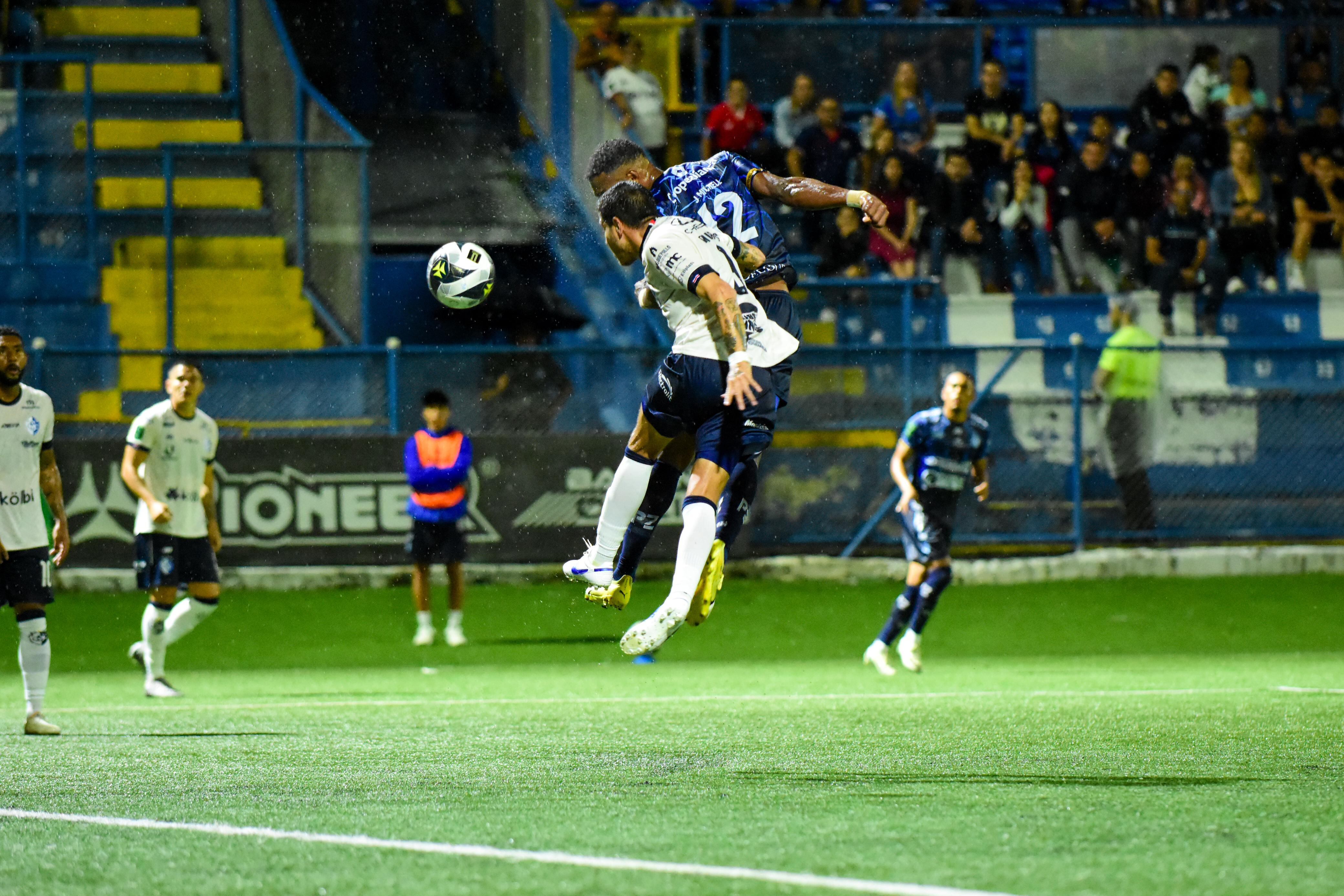 Pérez Zeledón - Cartaginés, estadio Municipal de Pérez Zeledón