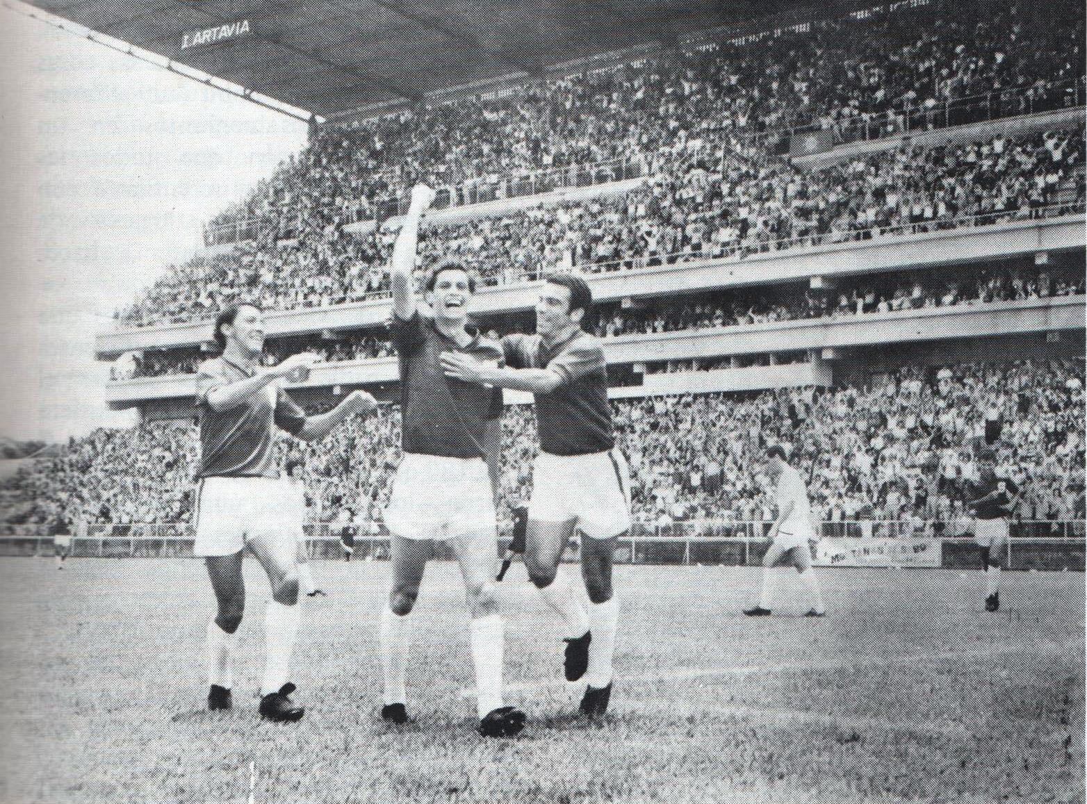 Eduardo Flaco Chavarría, primer gol de Saprissa en el estadio Ricardo Saprissa