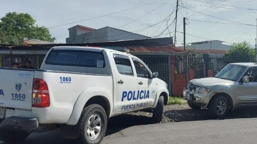 Un vehículo en el que permanecía un niño de 10 años fue robado en Concepción de Alajuelita, San José, la mañana de este viernes. Foto: MSP para La Teja