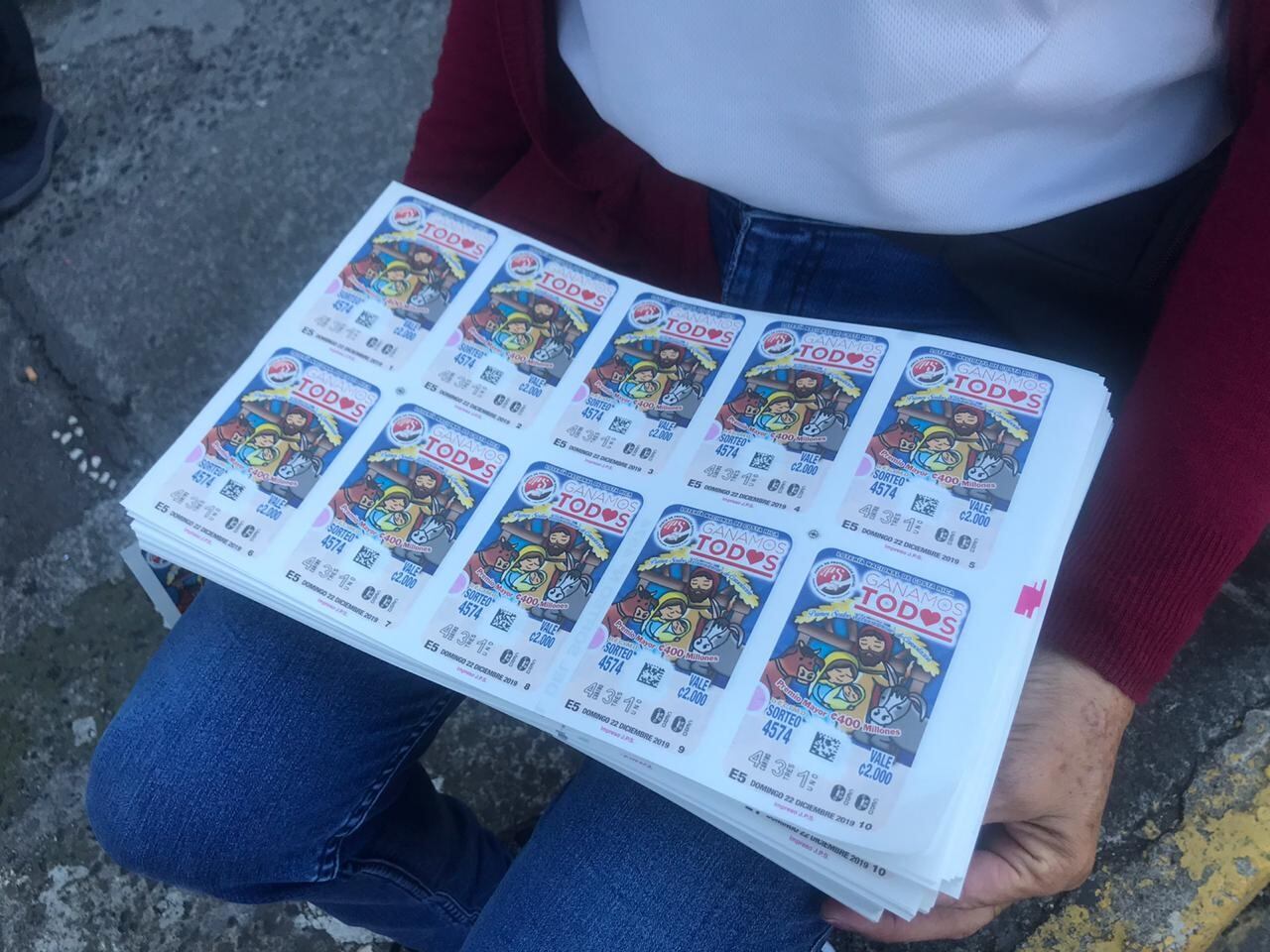 Gente cambia lotería en la JPS