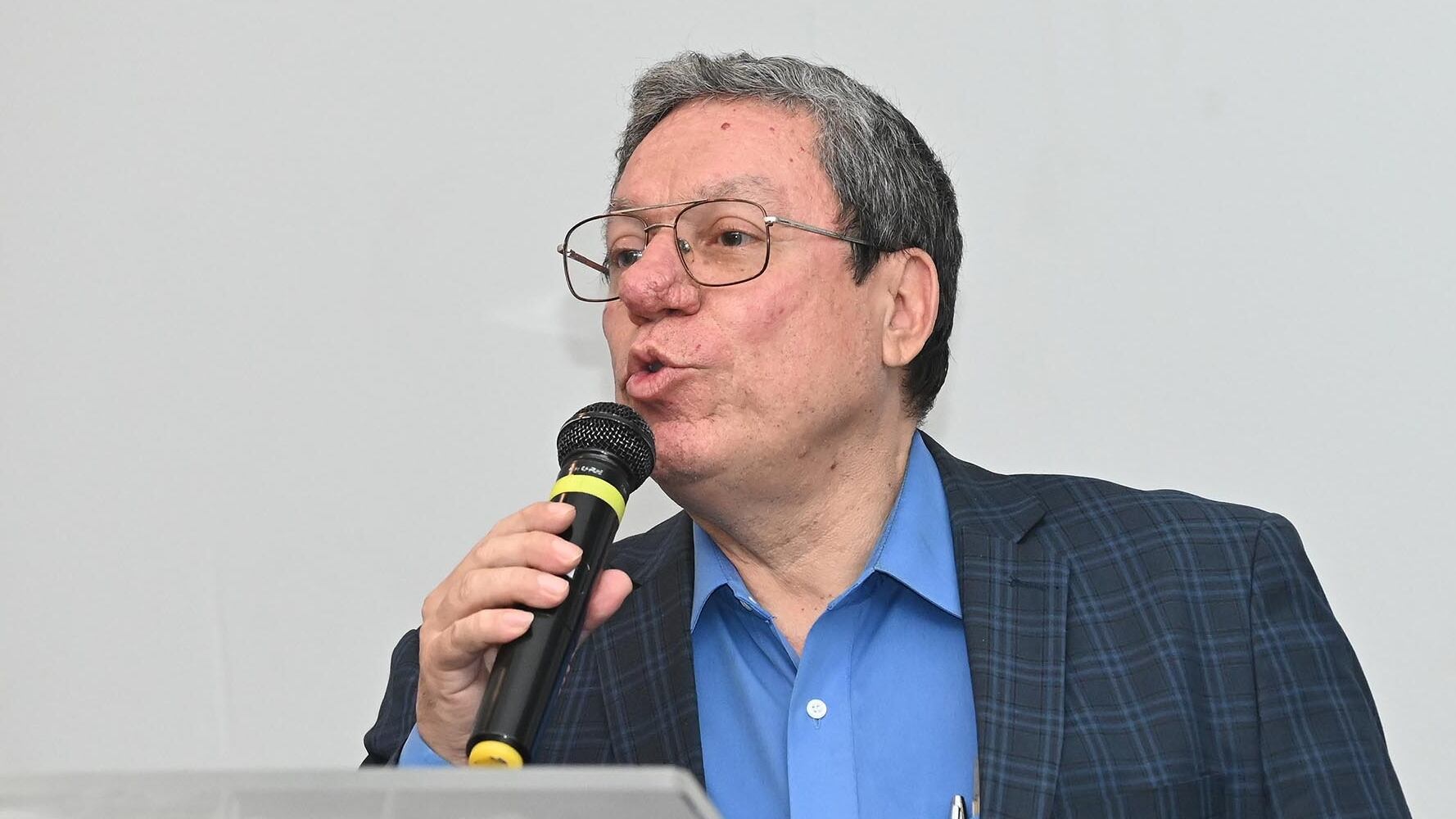 11 de marzo del 2025. Hotel Crowne Plaza. 14:00 hrs. Conferencia de prensa de la Unión Nacional de Fútbol (UNAFUT) para hablar acerca de la gobernanza y pirotecnia en el fútbol nacional. En la foto: Sergio Rivera asesor legal de la Unafut. Foto: Albert Marín para la Teja.