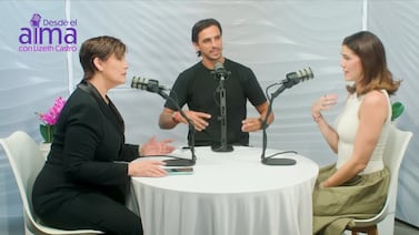 Bryan Ruiz revela cómo le comunicó a Alajuelense que dejaba su cargo en el club por su esposa Carolina Jaikel