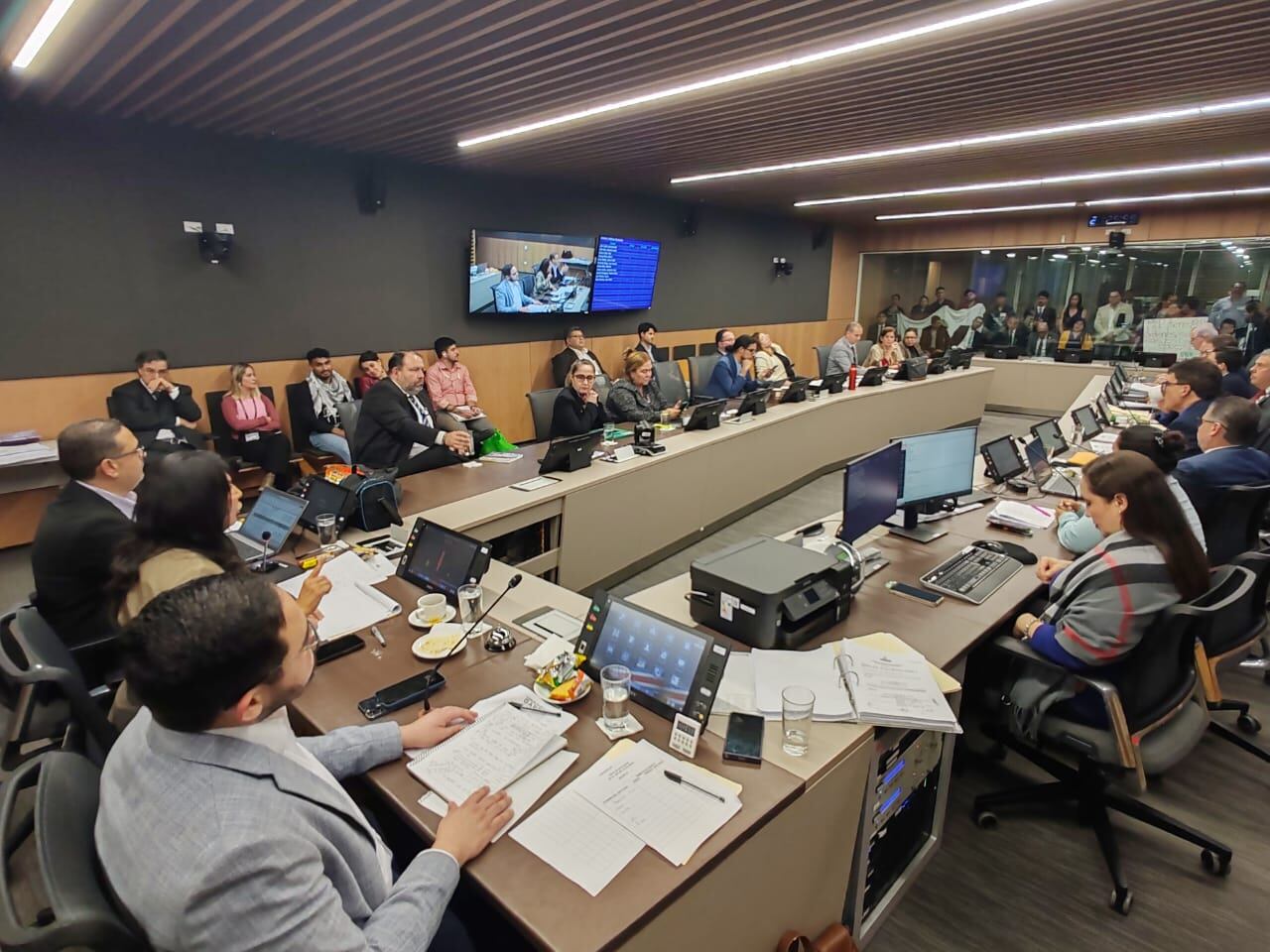 Comisión de Hacendarios discute el Presupuesto Nacional 2025.