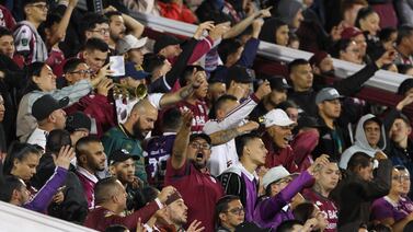 Los aficionados de Saprissa están cumpliendo, pero hay algo que los tiene muy molestos