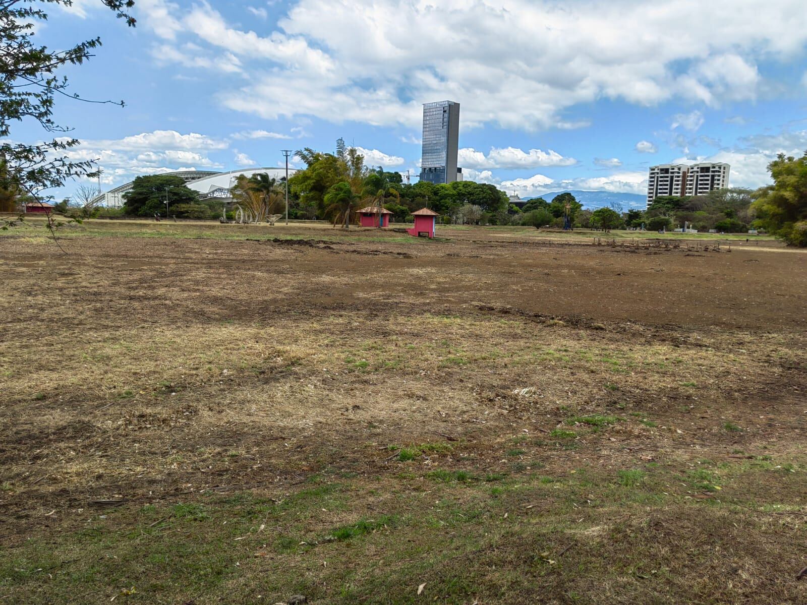 El lago de La Sabana estaba completamente seco el domingo 13 de marzo del 2020.