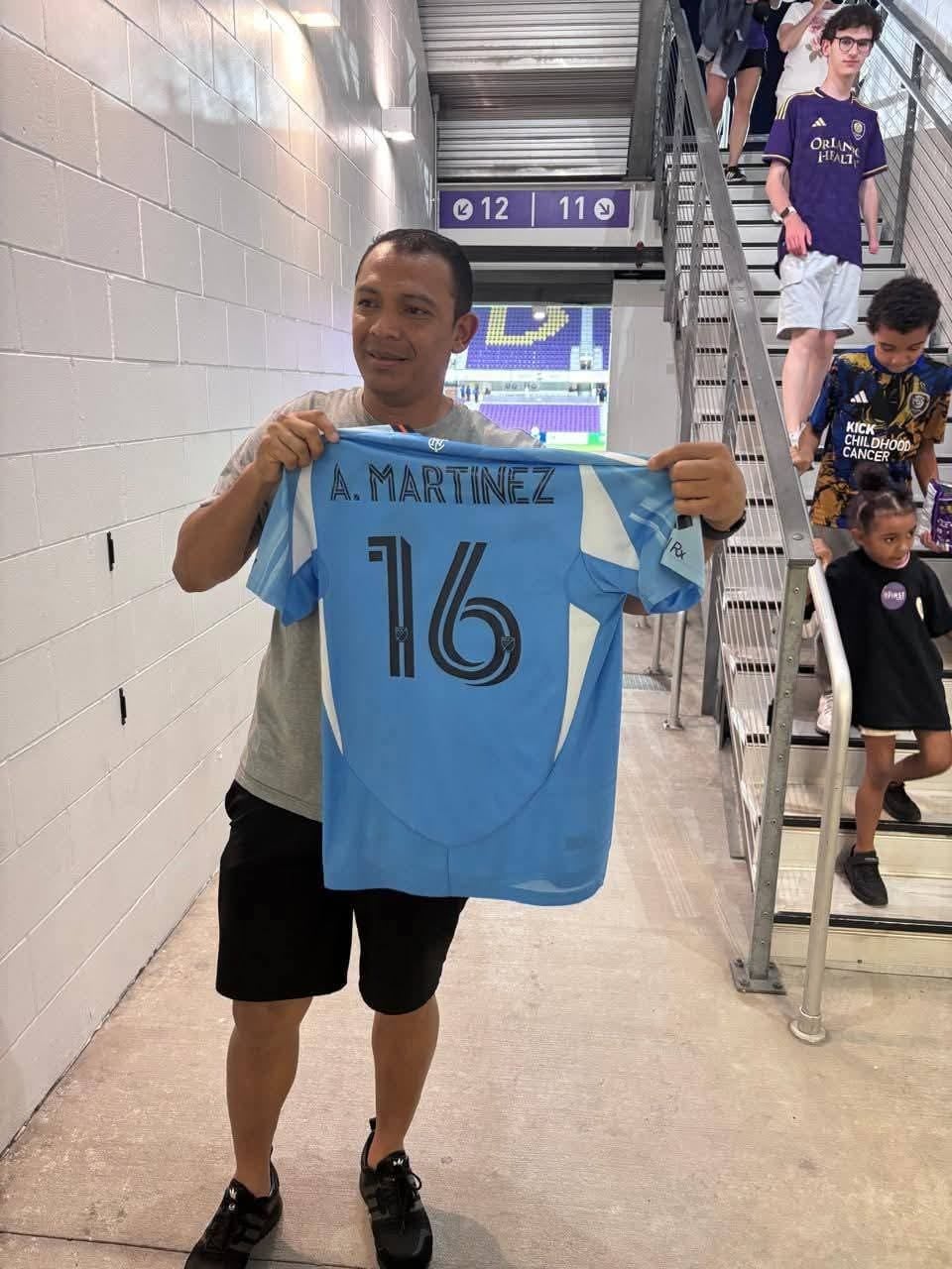 Alonso Martínez y Roberto Wong, en partido Orlando ante New York City