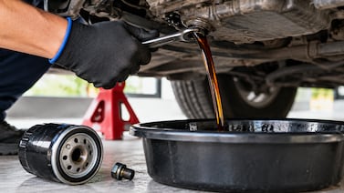 ¿Cómo cambiar el aceite del carro sin ir al taller? Esto debe saber