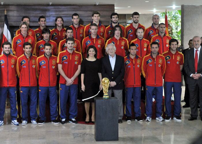 La presidenta de Costa Rica entre 2010 y 2014 no olvidará jamás el Mundial Brasil 2014 al cual fue con su papá, Rafael Ángel Chinchilla Fallas; tiene gran amistad con el técnico Jorge Luis Pinto y recibió en Casa Presidencial a la selección de España