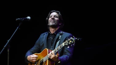 Falleció famoso cantautor estadounidense, Brett James, en accidente aéreo