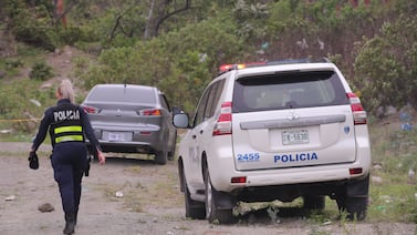 ¡Emergencia! Camión de basura cae a guindo de 80 metros de profundidad