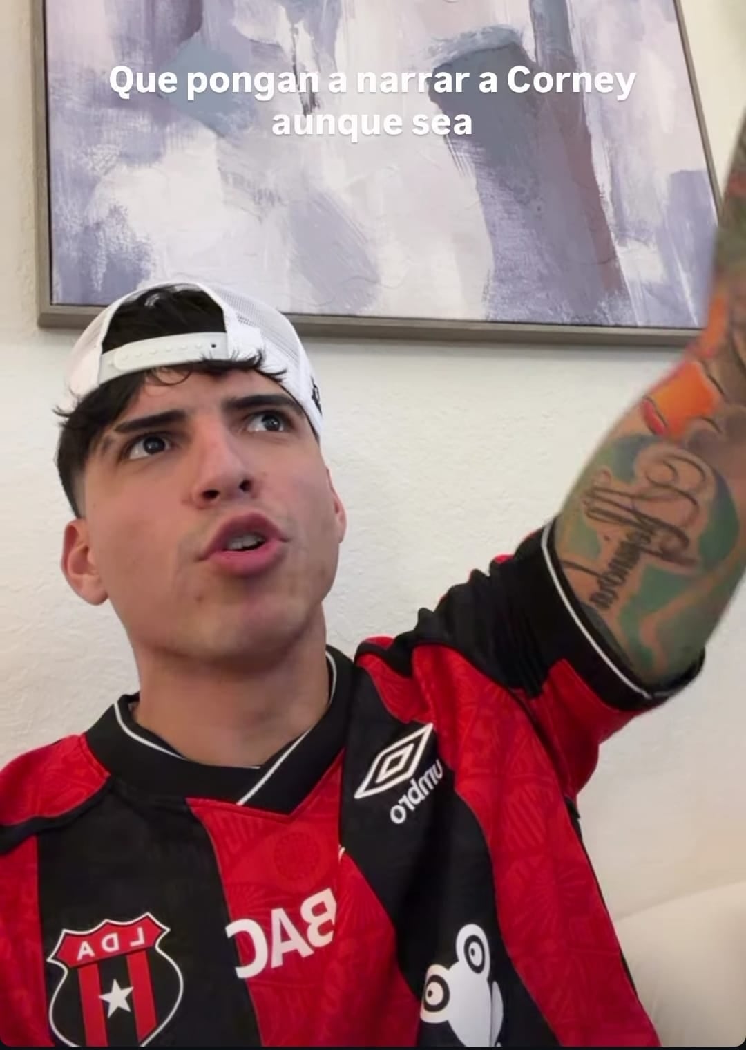 Julian Valverde mostró su molestia con la narración del Alajuelense Olimpia en sus redes sociales.
