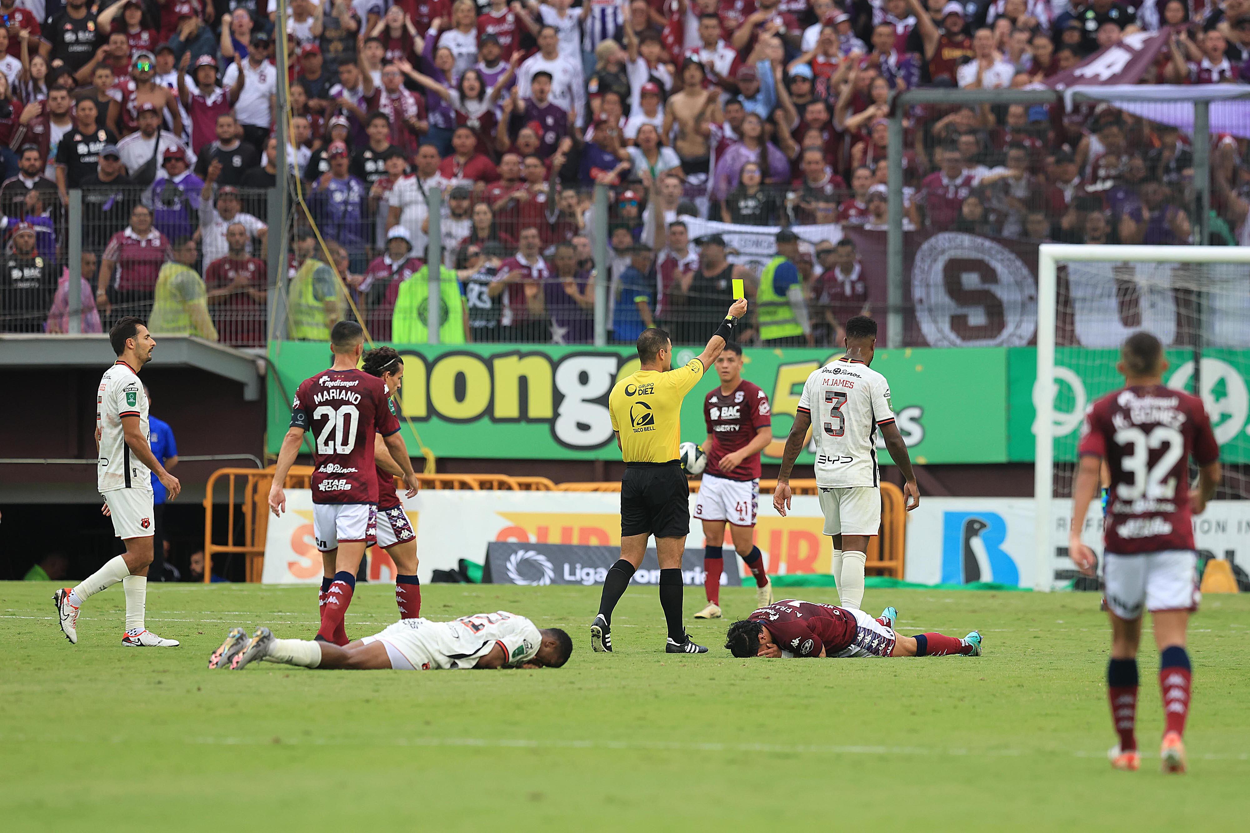 26/05/2024      Estadio Ricardo Saprissa, Tibás. El Deportivo Saprissa recibió a la Liga Deportiva Alajuelense, en el partido de vuelta de la Final de la Segunda Fase del Torneo de Clausura de la Copa Promérica 2024. Foto: Rafael Pacheco Granados