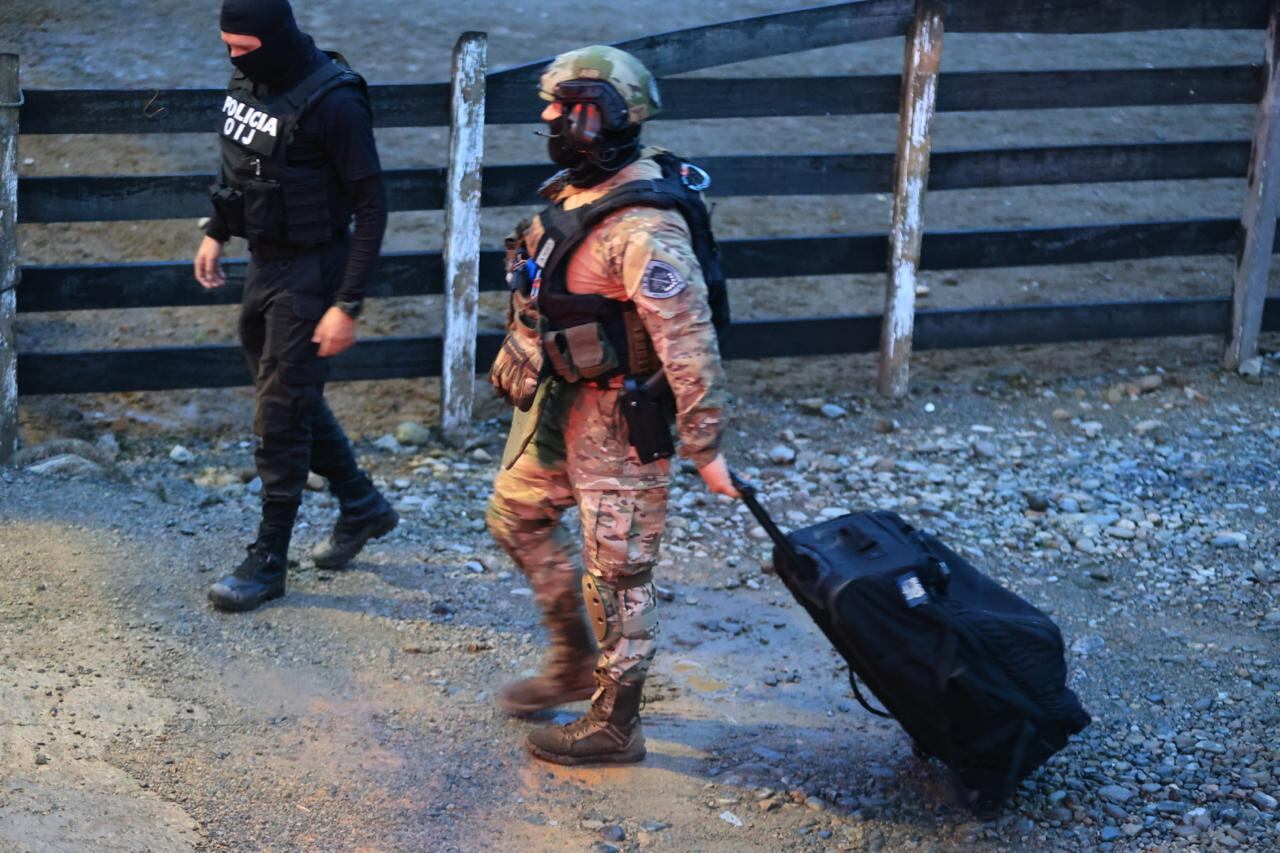 OIJ pretende detener a 9 personas sospechosas de legitimar dinero derivado del narcotráfico. Allanamientos simultáneos en Pérez Zeledón, Buenos Aires y Puerto Jiménez, en el Pacífico Sur.