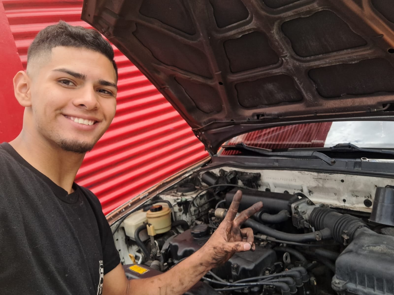 Dangelo Núñez es un joven de 19 años, que no se avergüenza de decir que cree en Dios y que todo lo que tiene en su vida es gracias a Él.