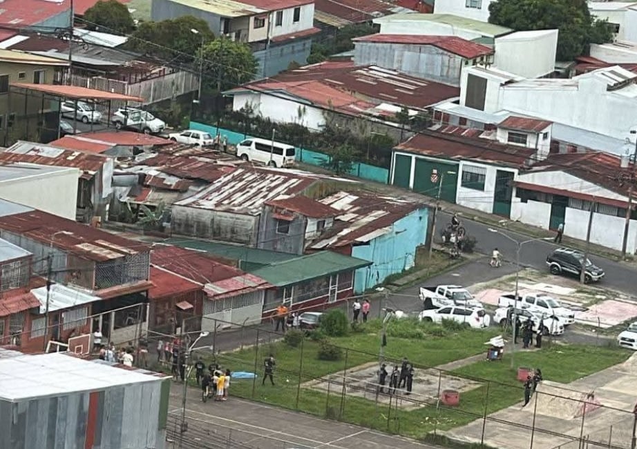 Un joven fue asesinado en una cancha de fútbol en San Sebastián