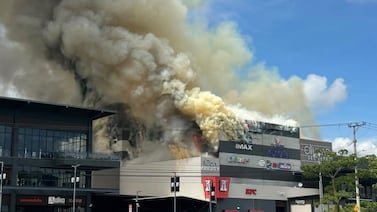 Ciudad del Este se refiere al incendio y anuncia si habrá o no áreas abiertas este domingo