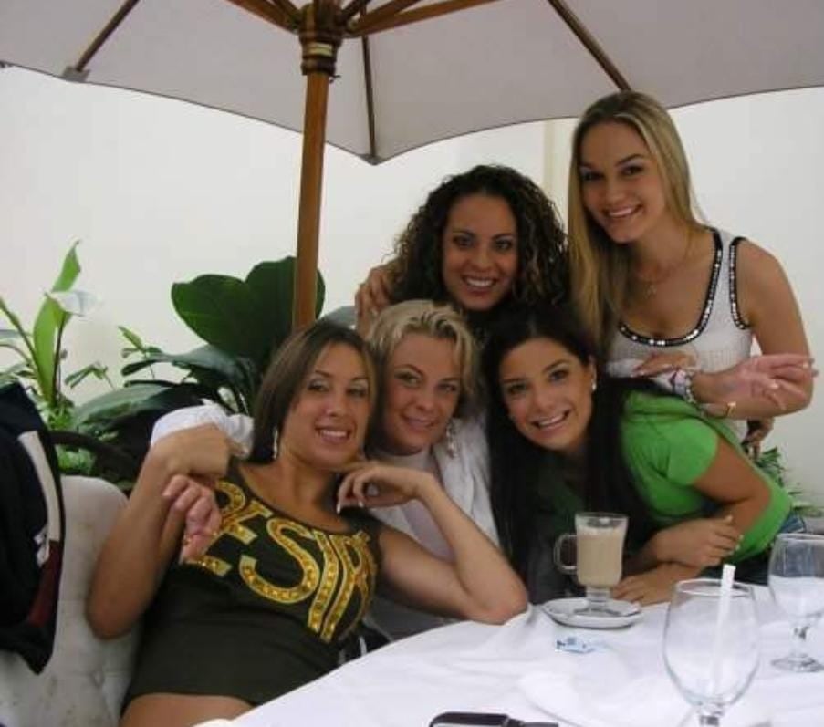 Leticia Carollo, ex a todo dar, francesa