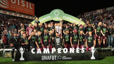 Aficionado del Saprissa le cumple promesa a abuela y se tatuó la 38