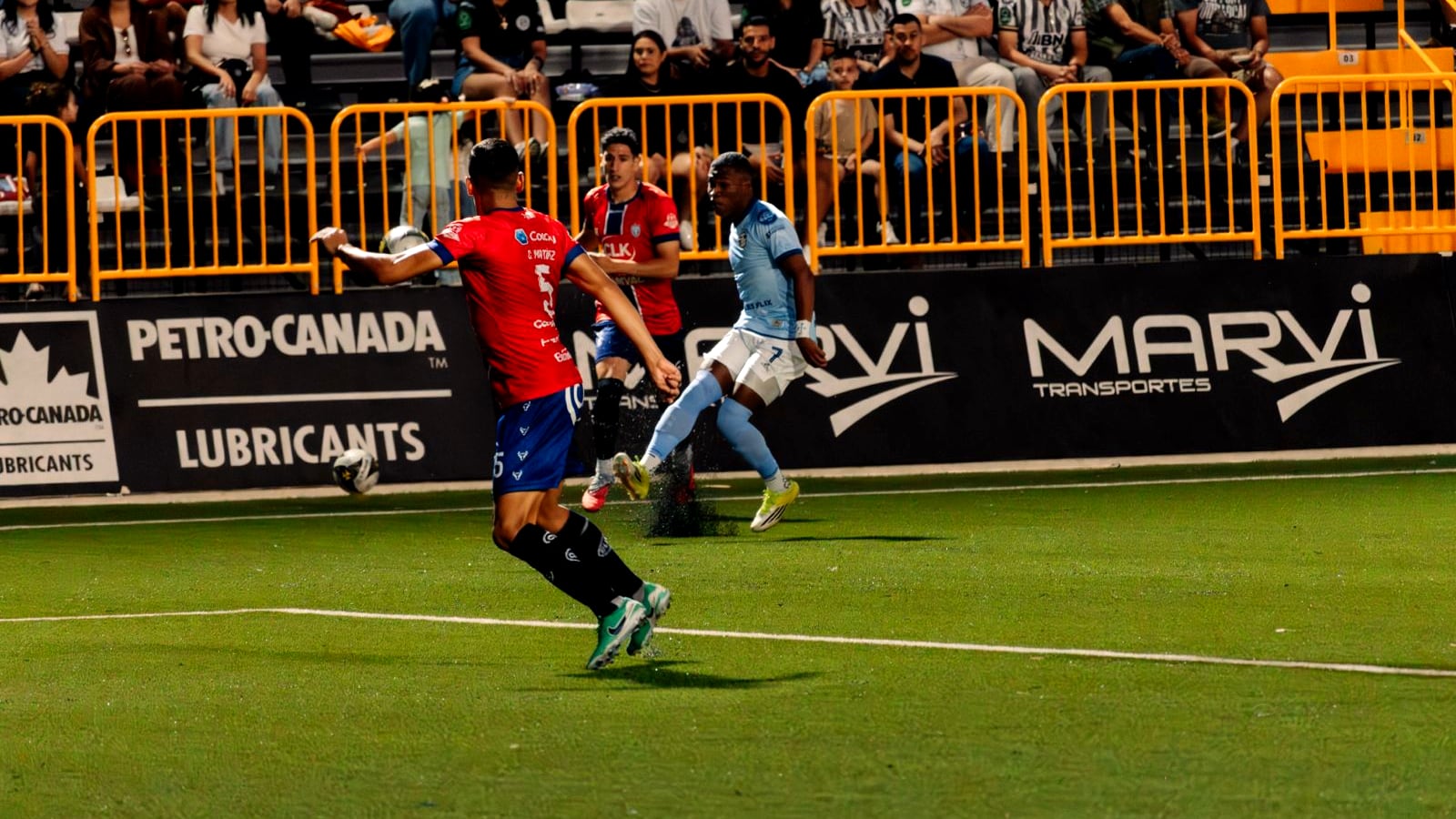 Sporting enfrento a San Carlos